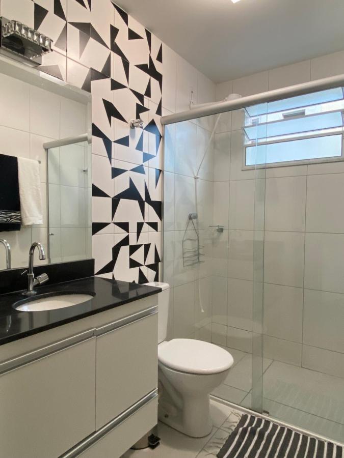 Sinta-Se Em Casa! Ap Novo, Aconchegante E Funcional- Otima Localizacao Apartment Монтис Кларос Екстериор снимка