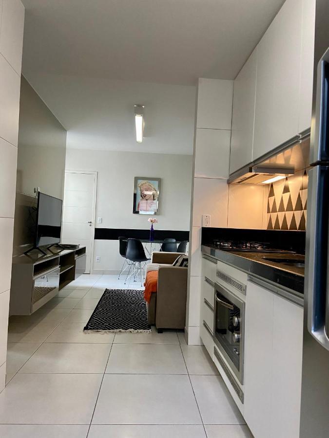 Sinta-Se Em Casa! Ap Novo, Aconchegante E Funcional- Otima Localizacao Apartment Монтис Кларос Екстериор снимка