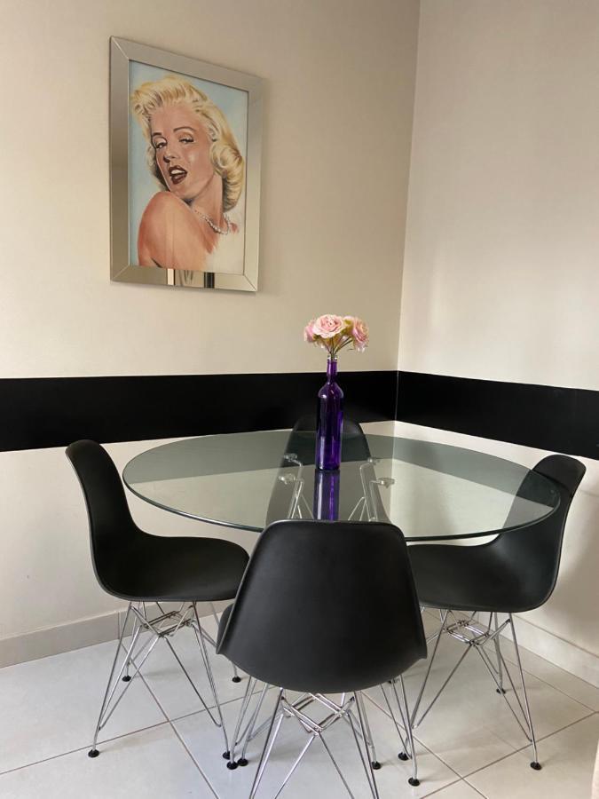 Sinta-Se Em Casa! Ap Novo, Aconchegante E Funcional- Otima Localizacao Apartment Монтис Кларос Екстериор снимка