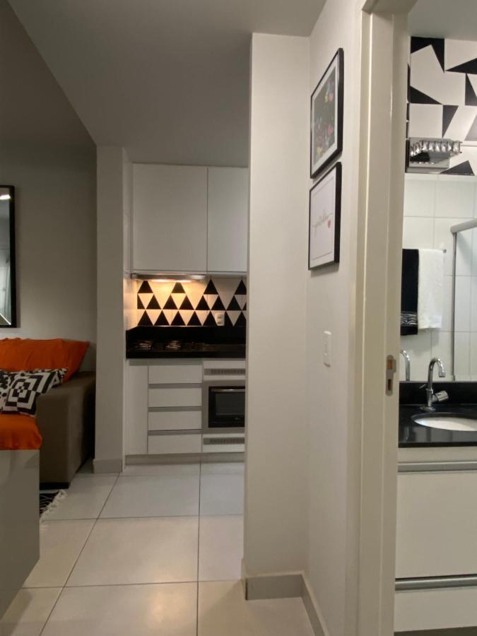 Sinta-Se Em Casa! Ap Novo, Aconchegante E Funcional- Otima Localizacao Apartment Монтис Кларос Екстериор снимка