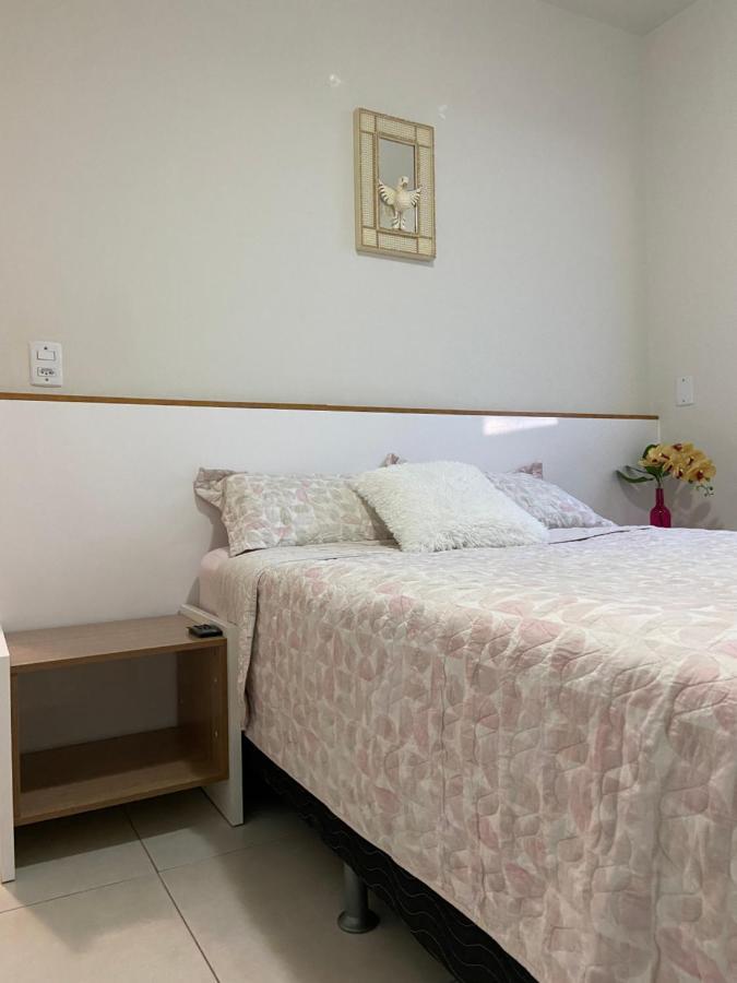 Sinta-Se Em Casa! Ap Novo, Aconchegante E Funcional- Otima Localizacao Apartment Монтис Кларос Екстериор снимка